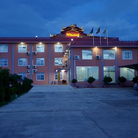 Myat Nan Taw Hotel Loikaw Exterior photo