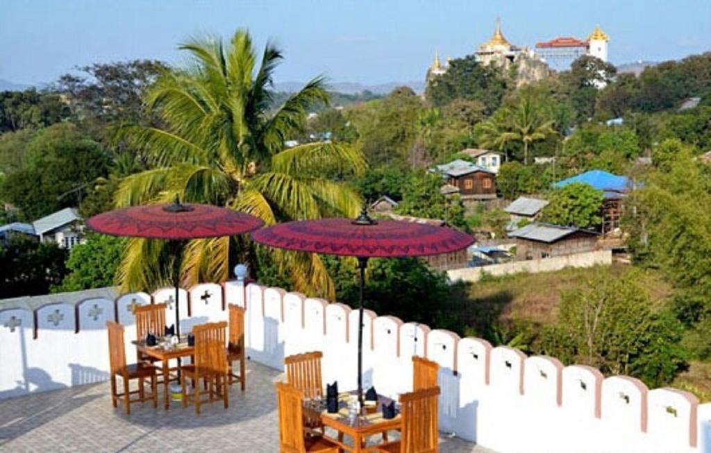 Myat Nan Taw Hotel Loikaw Exterior photo