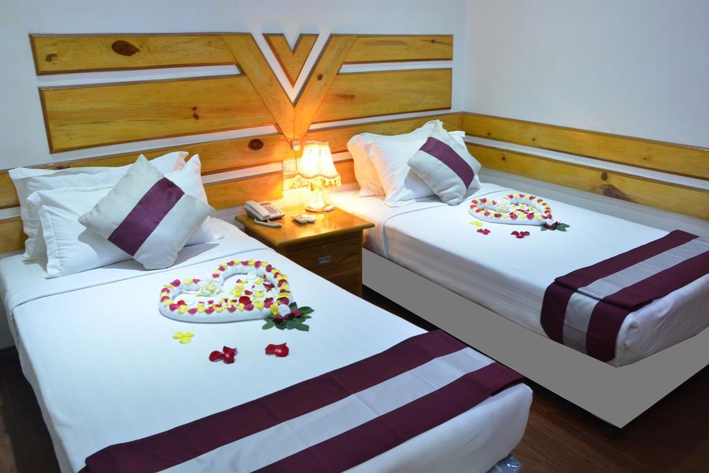 Myat Nan Taw Hotel Loikaw Exterior photo