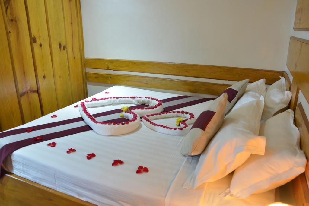 Myat Nan Taw Hotel Loikaw Exterior photo