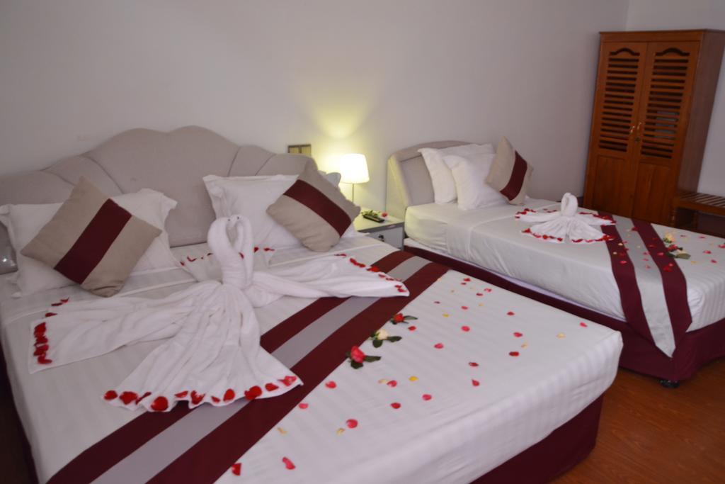 Myat Nan Taw Hotel Loikaw Exterior photo