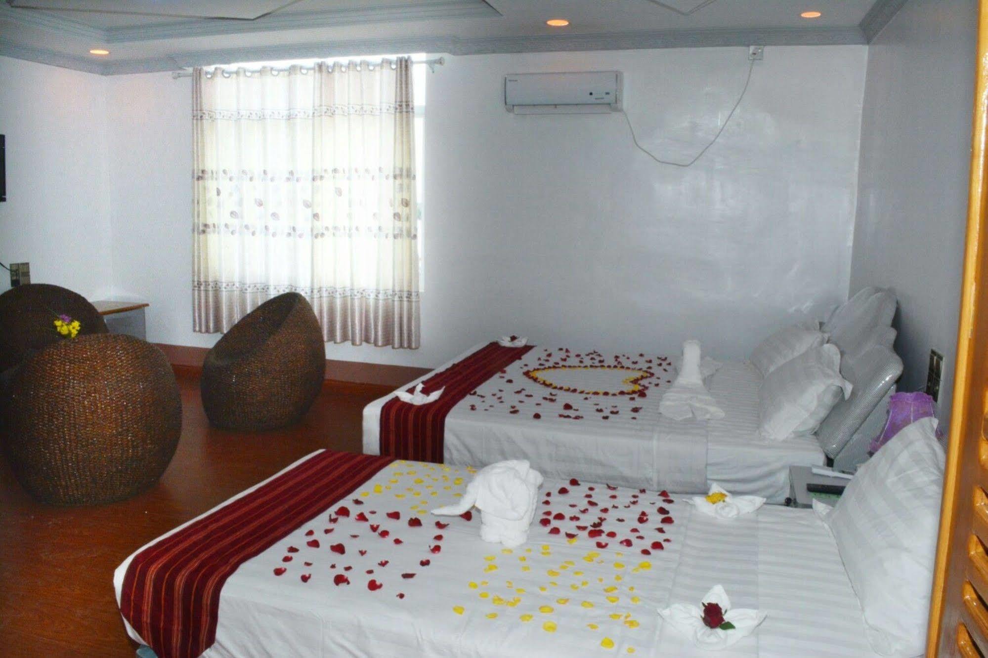 Myat Nan Taw Hotel Loikaw Exterior photo