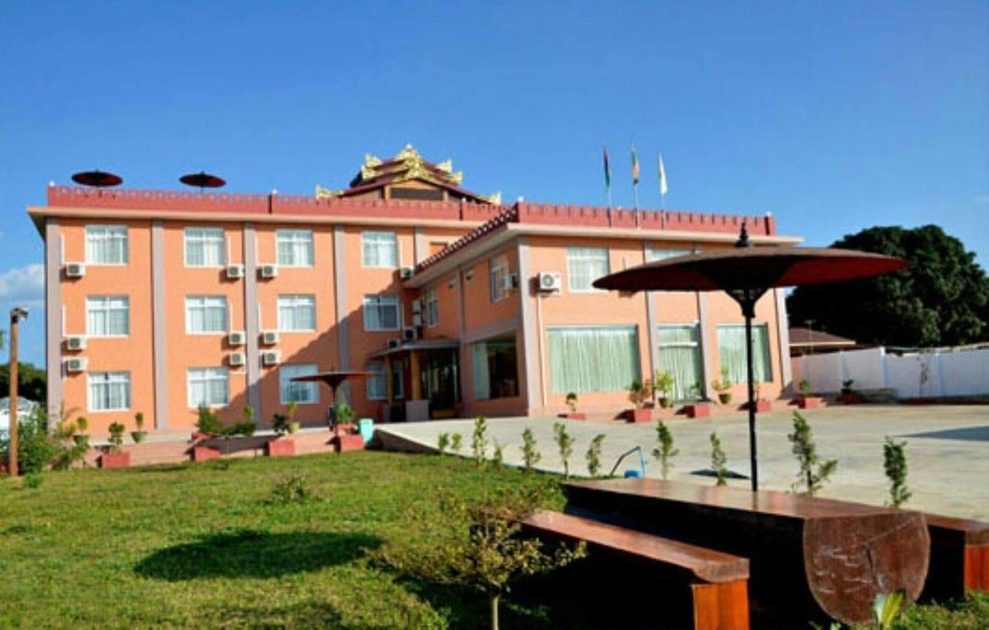 Myat Nan Taw Hotel Loikaw Exterior photo