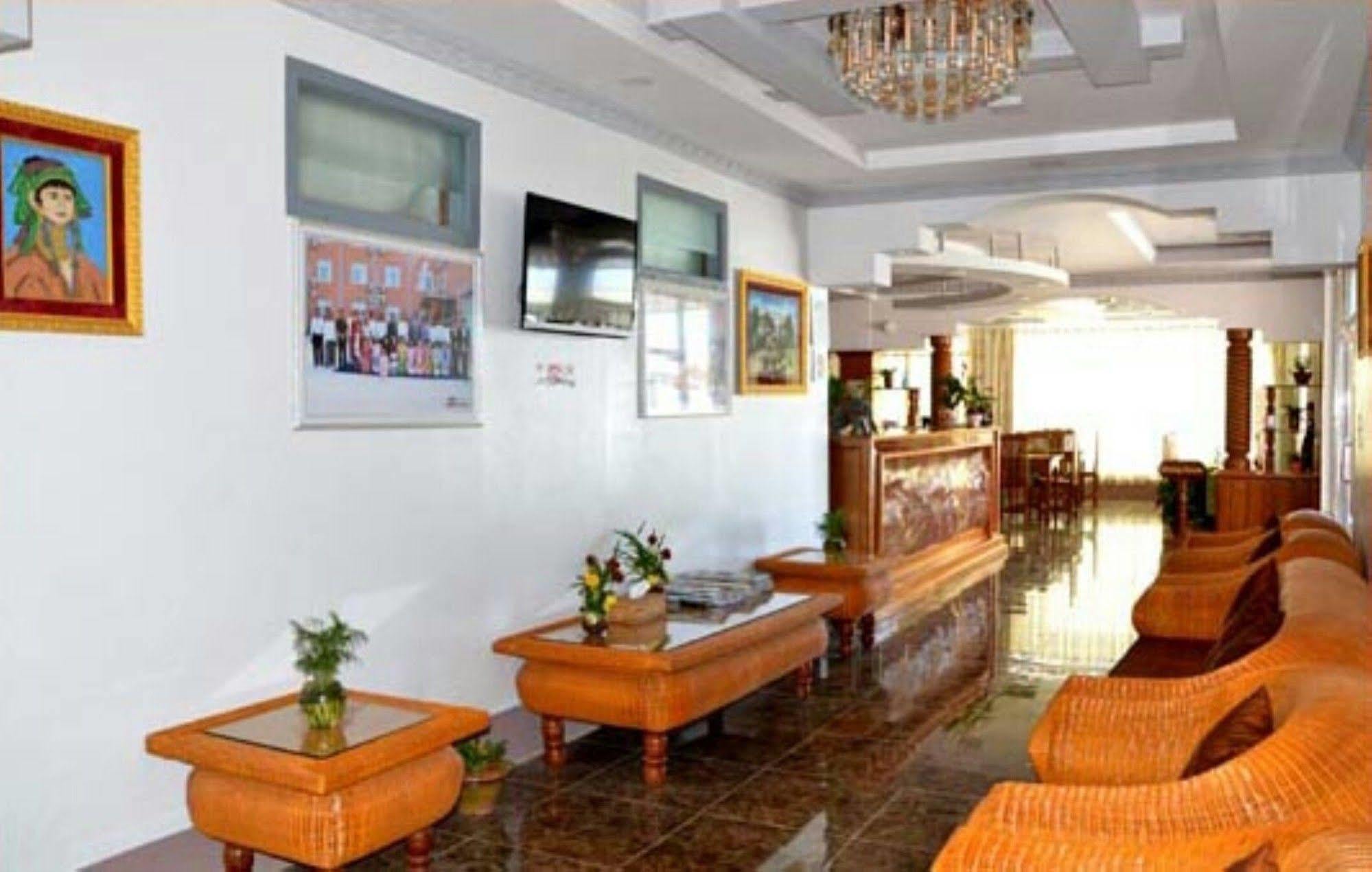 Myat Nan Taw Hotel Loikaw Exterior photo